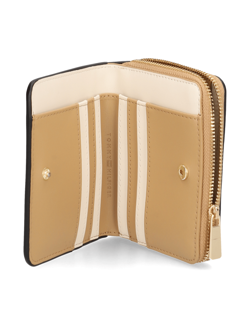 Tommy-Hilfiger-TH-ICON-MED-ZA-W/-FLAP-SEASONAL-beige