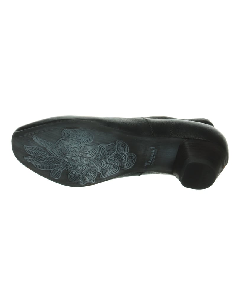 Think-Pumps-AIDA-schwarz