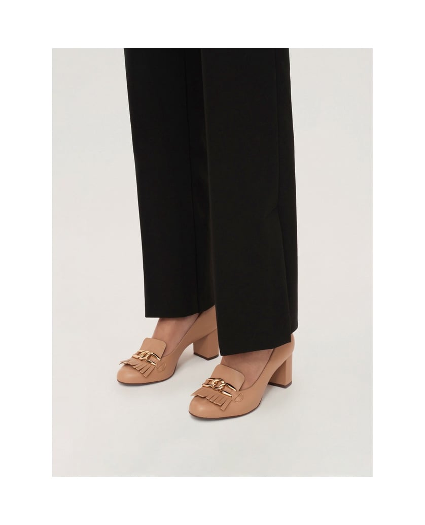 Kazar-Hellbraune-Lederpumps-mit-Troddeln-und-einer-Kette-camel