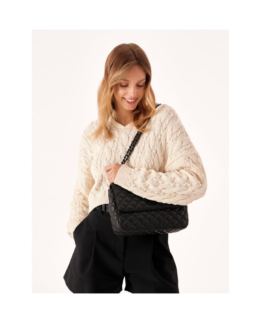 Kazar-Schwarze-Lederhandtasche-mit-gesteppter-länglicher-Form-schwarz
