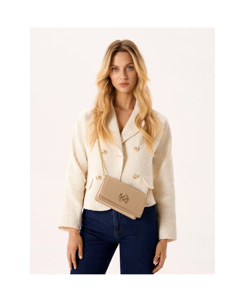 Kazar-Rechteckige-Ledertasche-an-einer-goldenen-Kette-beige