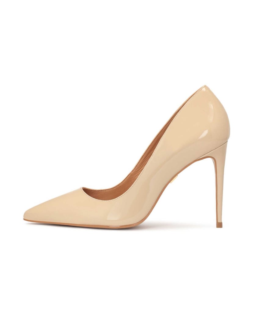 Kazar-Pumps-aus-Lackleder-im-Minimalstil-beige