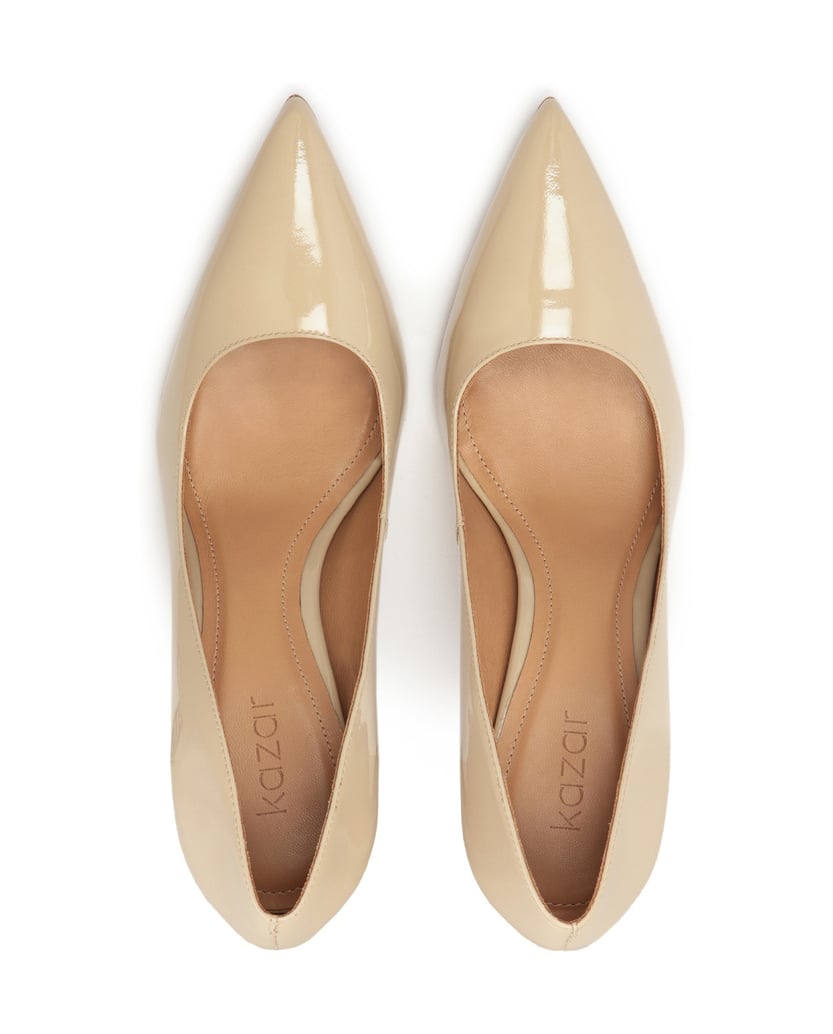 Kazar-Pumps-aus-Lackleder-im-Minimalstil-beige