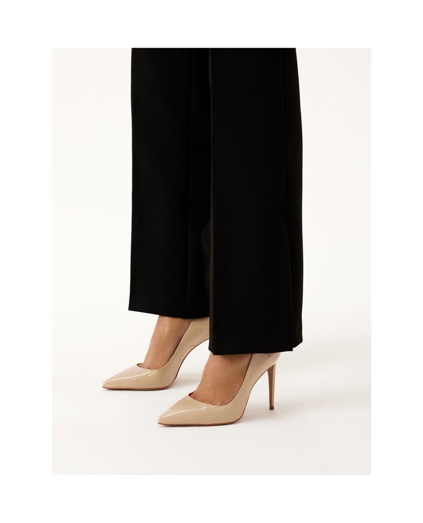 Kazar-Pumps-aus-Lackleder-im-Minimalstil-beige