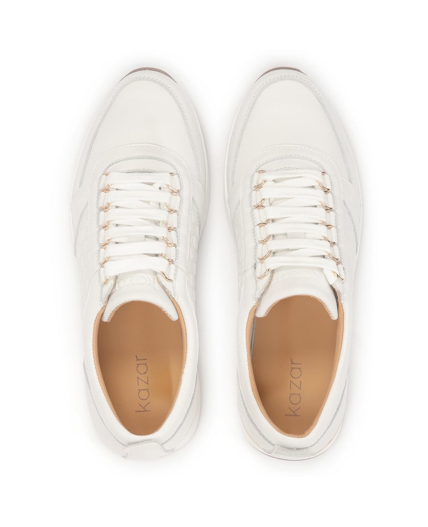 Kazar-Weiße-Turnschuhe-auf-einer-erhöhten-Sohl-weiss