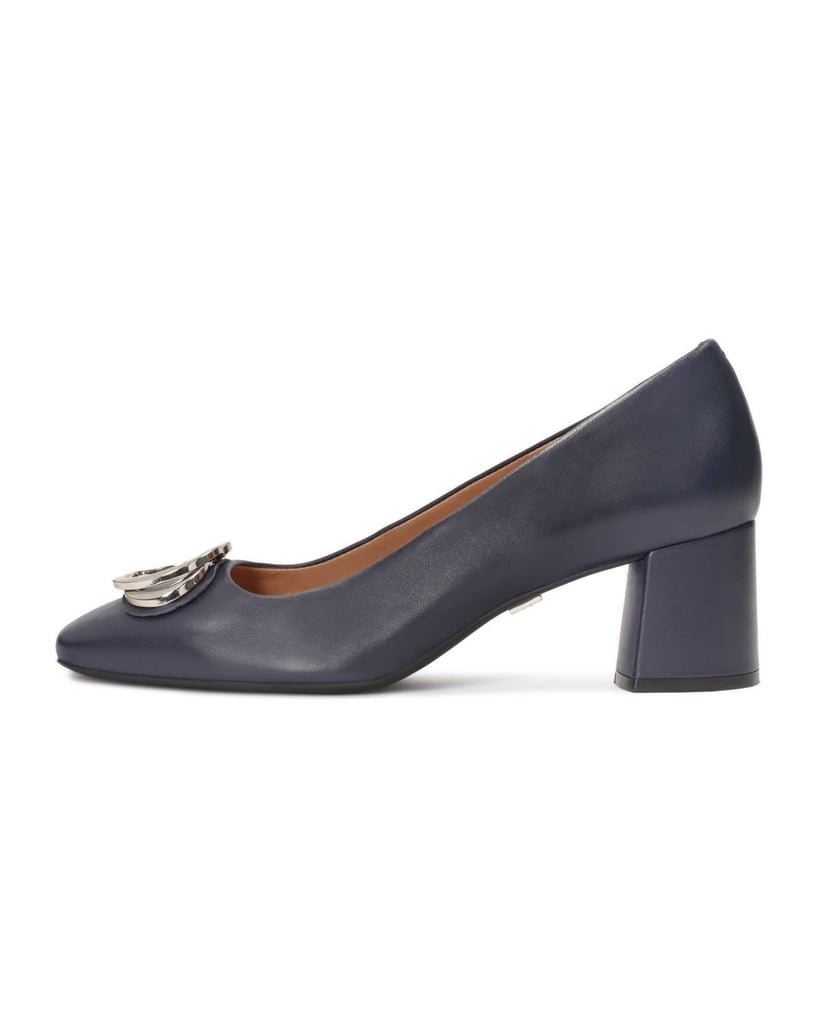 Kazar-Marineblaue-Lederpumps-mit-Metallverzierungen-dunkelblau