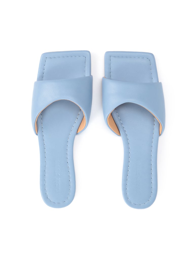 Kazar-Studio-Hellblaue-Pantoletten-für-Damen-mit-flac