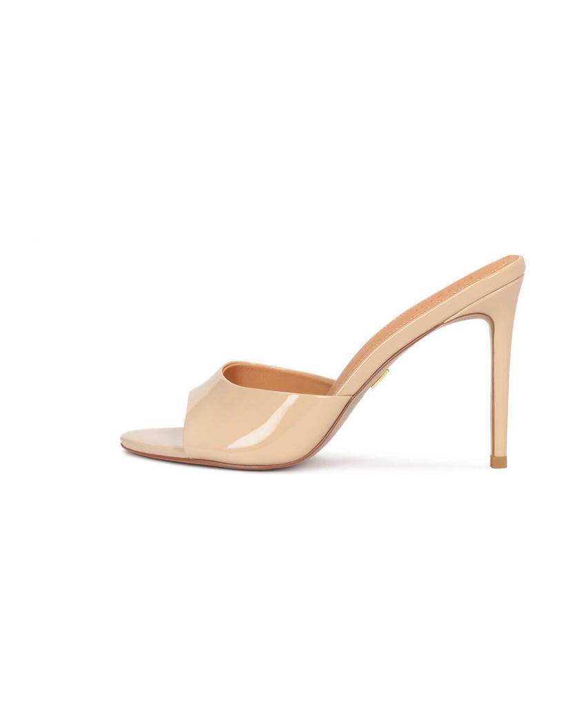 Kazar-Hochhackige-Pantoletten-aus-Lackleder-beige