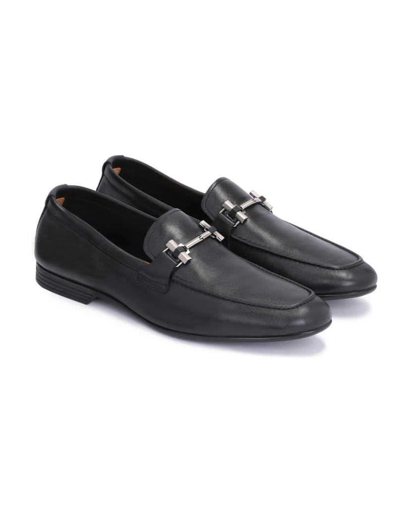 Kazar-Schwarze-Herren-Slipper-aus-Leder-mit-Metallverzierung-schwarz