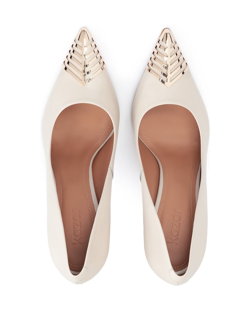 Kazar-Lederpumps-mit-Metallspitze-weiss