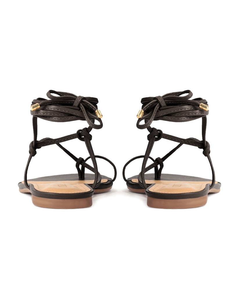 Kazar-Ledersandalen-mit-flacher-Sohle,-um-den