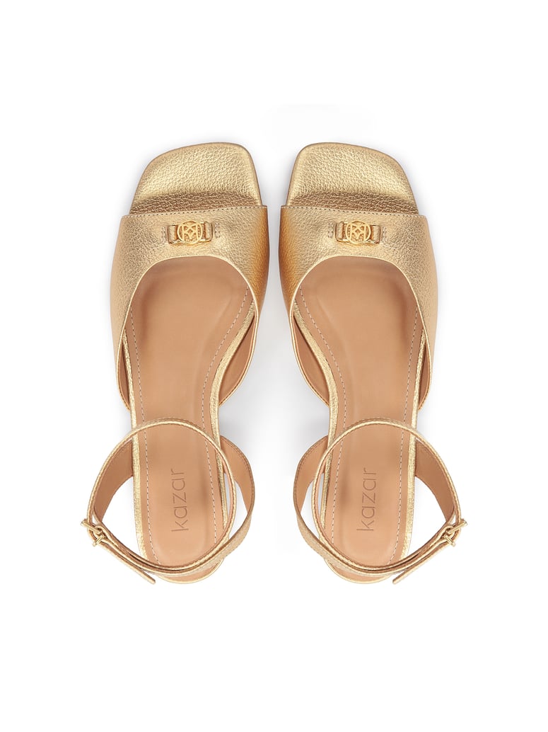 Kazar-Elegante-goldene-Sandalen-mit-niedrigem