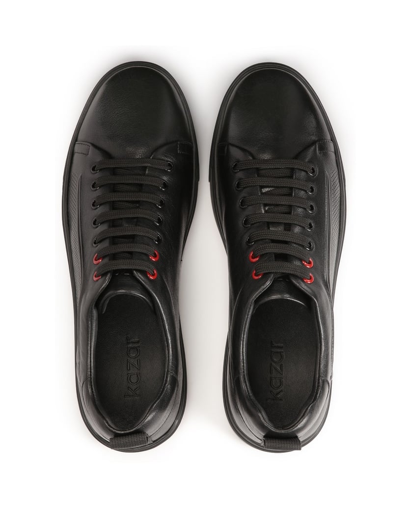 Kazar-Schwarze-Sneakers-aus-Leder-mit-Perforation-und-rotem-Einsatz-schwarz