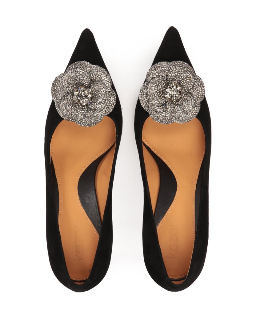 Kazar-Schwarze-Wildlederpumps-mit-glänzender-Blume-schwarz