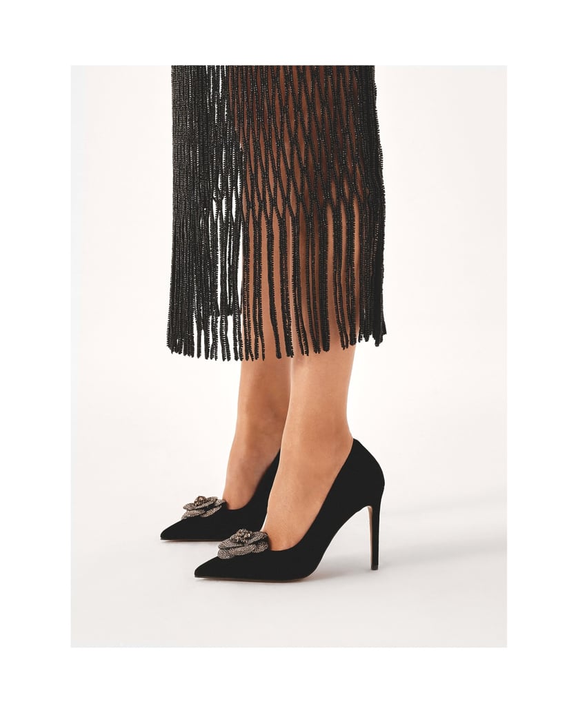 Kazar-Schwarze-Wildlederpumps-mit-glänzender-Blume-schwarz