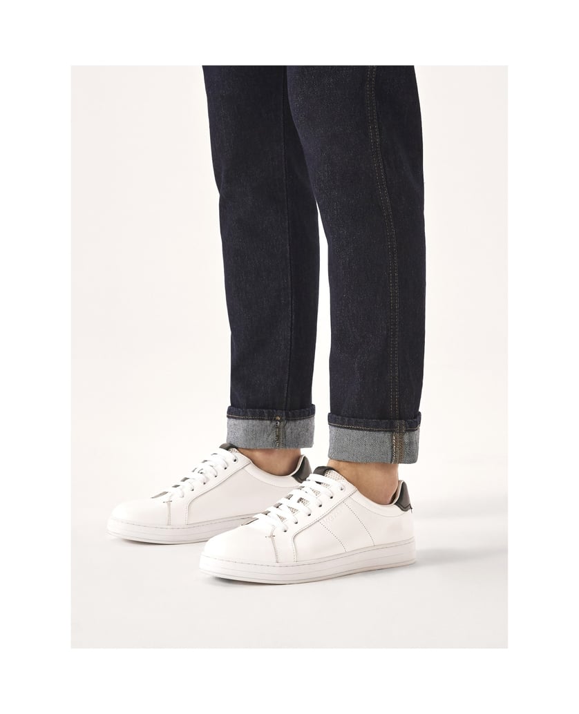 Kazar-Weiße-Turnschuhe-mit-schwarzer-Fersenkap