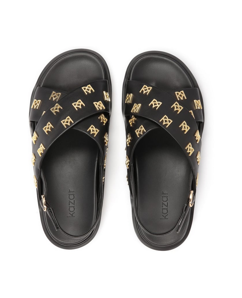 Kazar-Flache-Sandalen-mit-Metallmonogrammen-verziert-schwarz