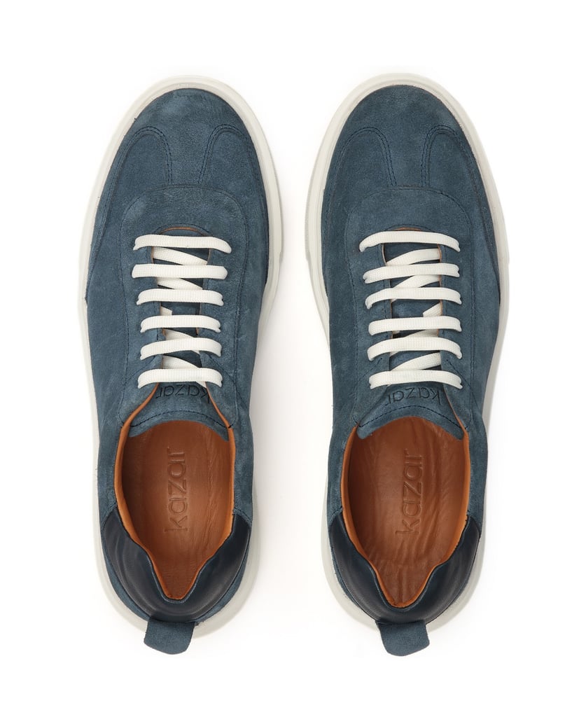 Kazar-Marineblaue-Wildleder-Sneakers-mit-weißer-Sohle-dunkelblau