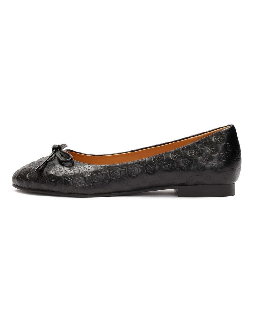 Kazar-Schwarze-Ballerinas-mit-geprägtem-Monogramm-KAZAR-schwarz