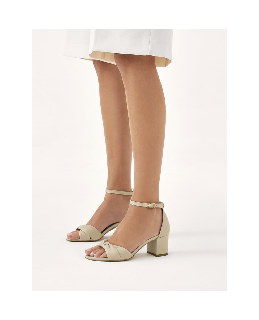 Kazar-Zeitlose-Ledersandalen-mit-überzogenem-Absatz-beige
