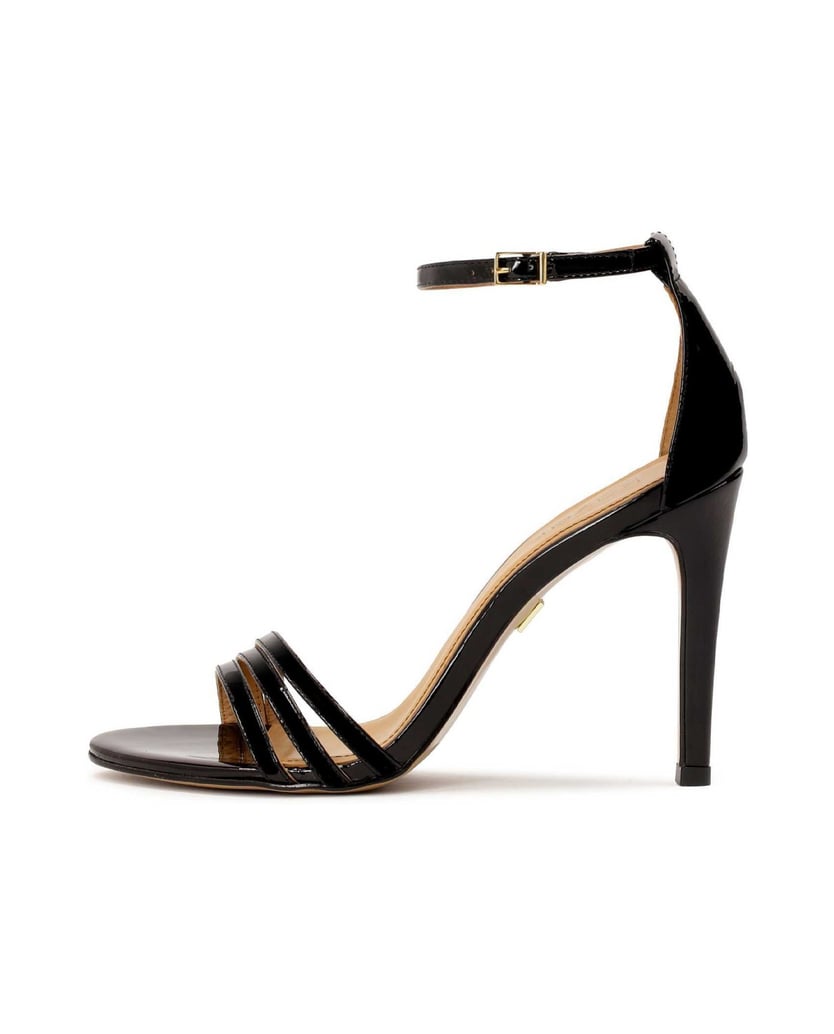 Kazar-Sandalen-aus-schwarzem-Lackleder-in-Schwarz-mit-überzogenem-Absatz-schwarz