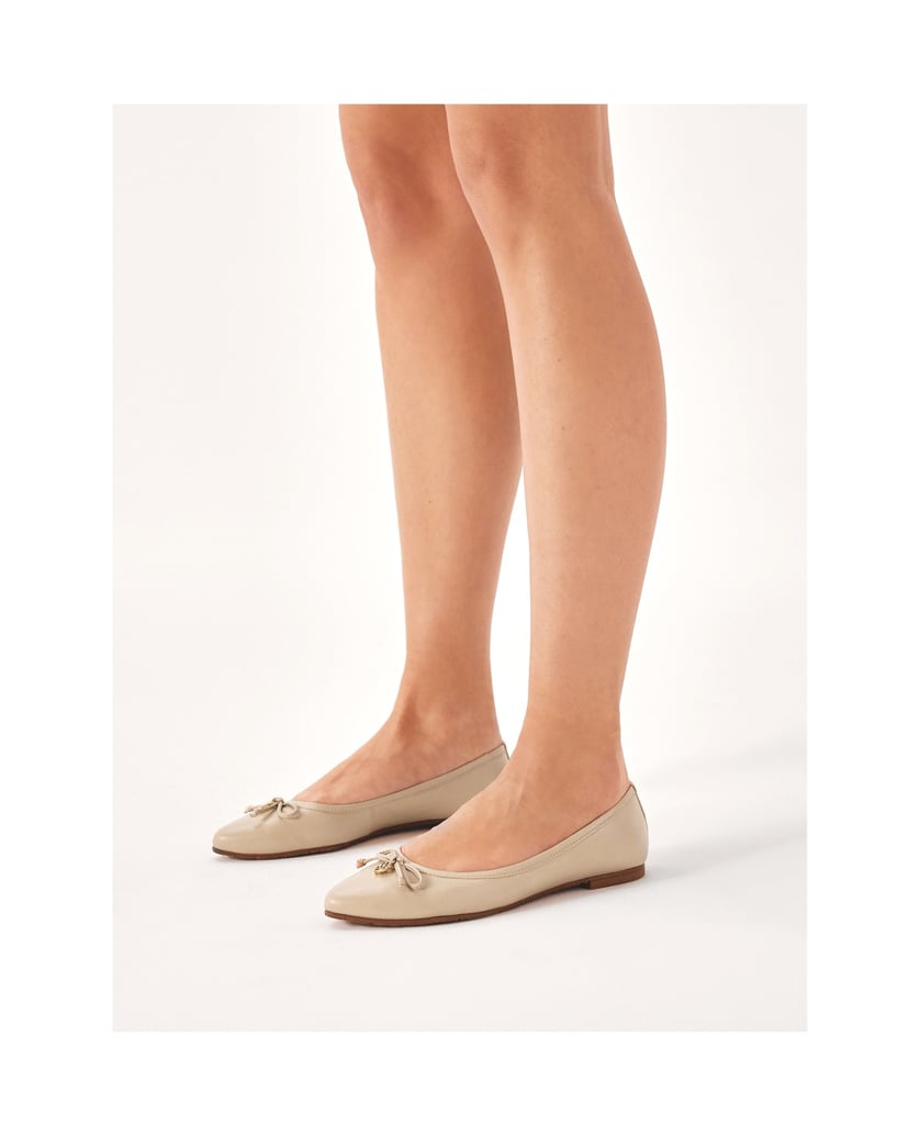 Kazar-Klassische-Ballerinas-mit-verlängerter-Nase-beige