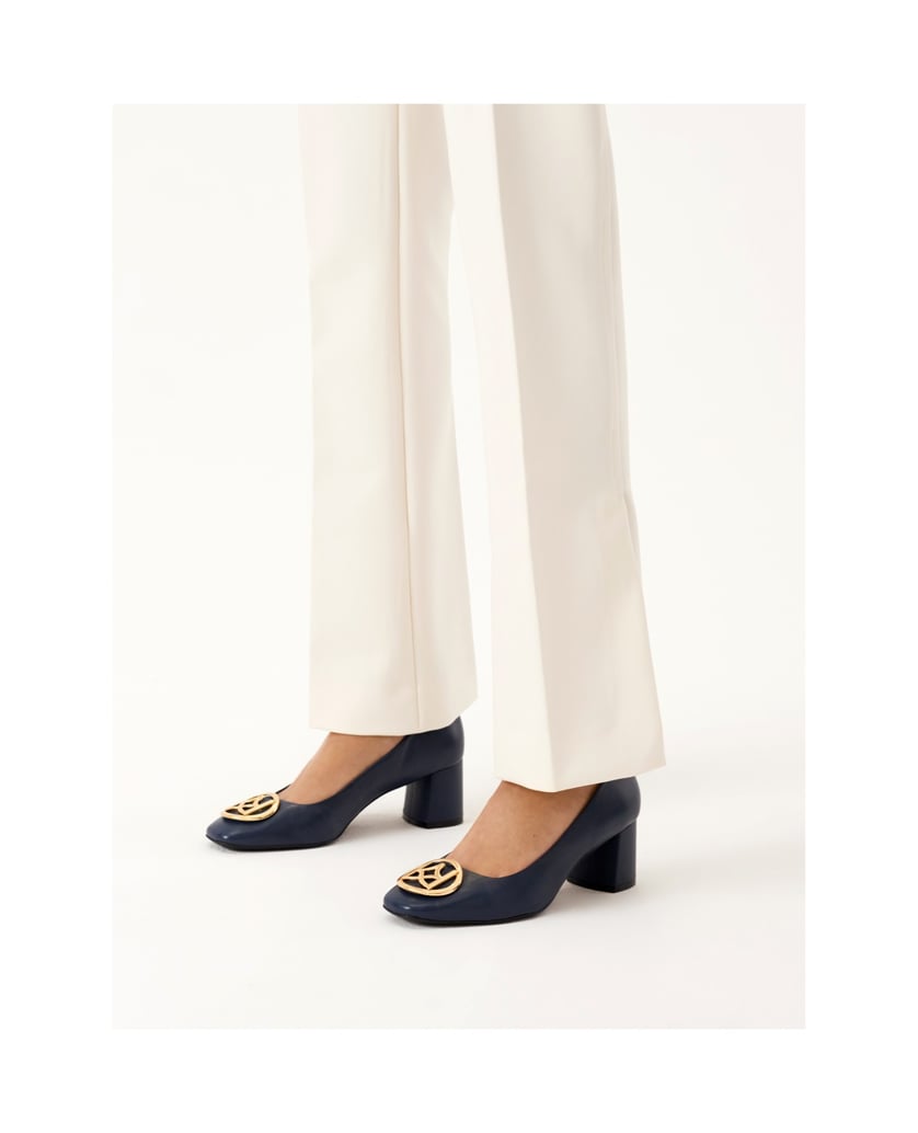 Kazar-Marineblaue-Lederpumps-mit-Monogramm