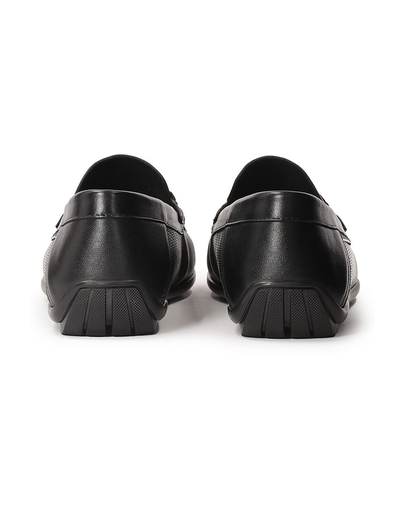 Kazar-Bequeme-schwarze-Mokassins-mit-Metallstange-schwarz
