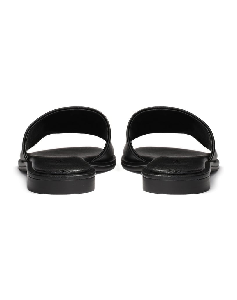 Kazar-Flache-Pantoletten-aus-schwarzem-genarbt