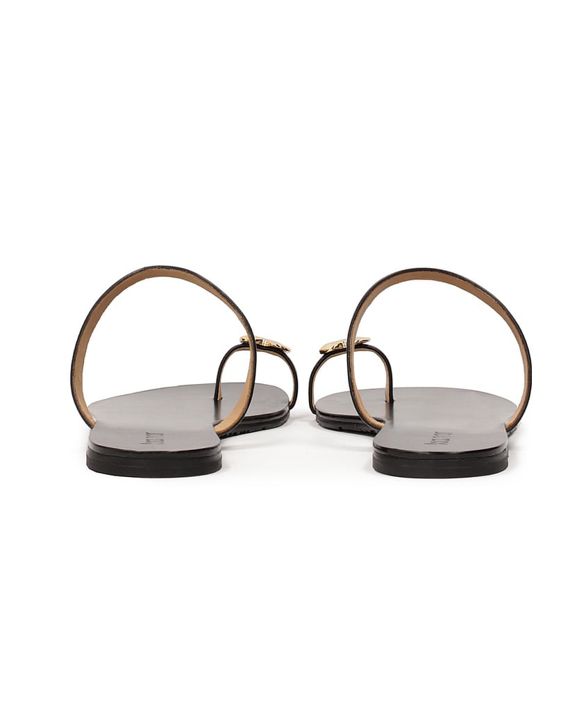 Kazar-Minimalistische-schwarze-Pantoletten-auf-schwarz