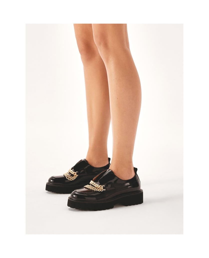 Kazar-Schuhe-auf-Gleissohle-mit-Ketten-verziert-schwarz