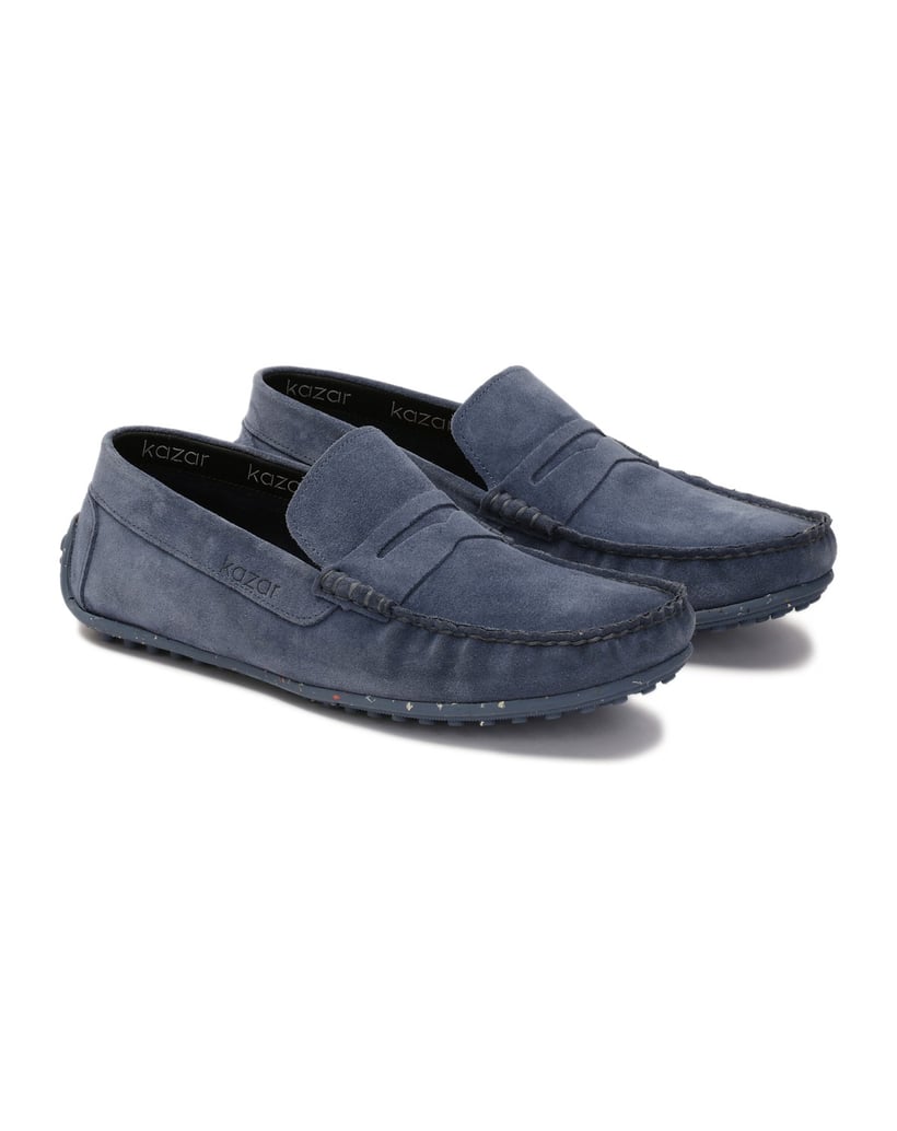 Kazar-Mokassins-aus-blauem-Wildleder-auf-einer-Gummisohle-mit-Spikes-blau