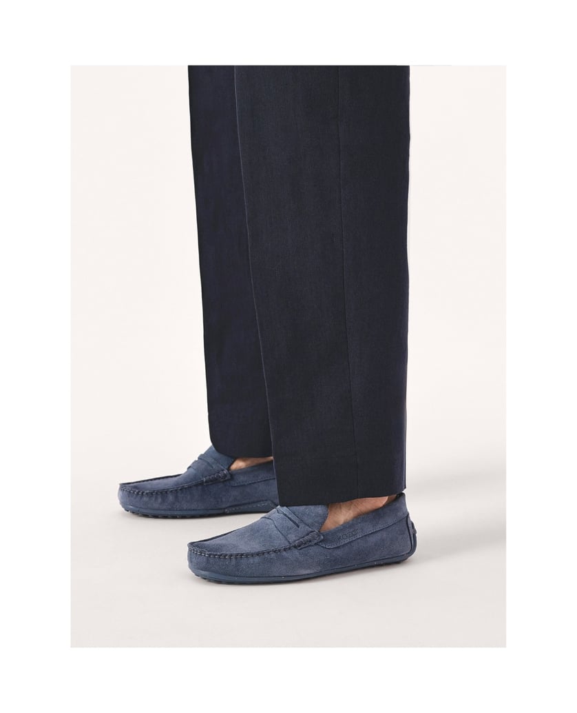 Kazar-Mokassins-aus-blauem-Wildleder-auf-einer-Gummisohle-mit-Spikes-blau