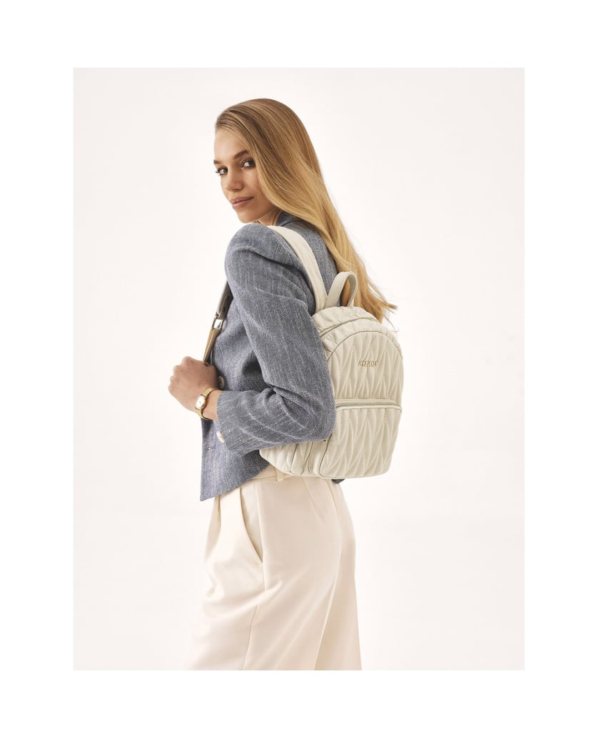 Kazar-Gesteppter-Lederrucksack-weiss