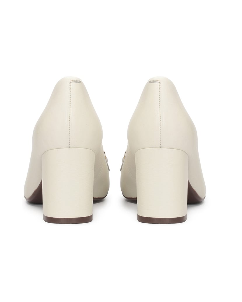 Kazar-Pumps-auf-bequemem-Absatz-mit-Quasten-verziert-weiss