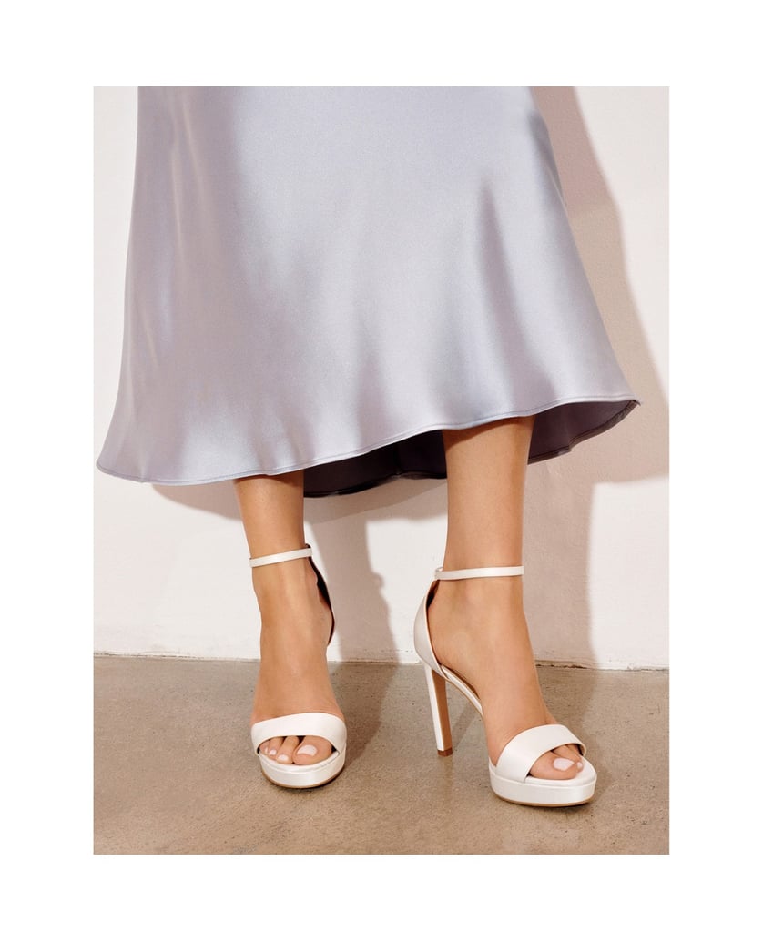 Kazar-Weiße-Sandalen-mit-weißem-Absatz-und-Pla