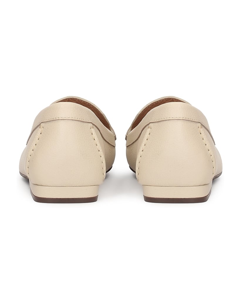 Kazar-Mokassins-aus-Leder-mit-einer-Metallklammer-beige