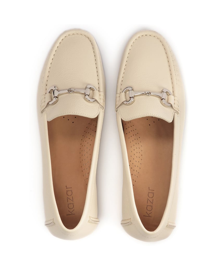 Kazar-Mokassins-aus-Leder-mit-einer-Metallklammer-beige