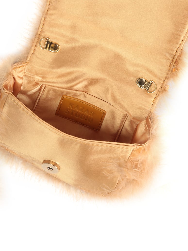 Kazar-Studio-Beigefarbene-Clutch-Bag-mit-Kunstfedern