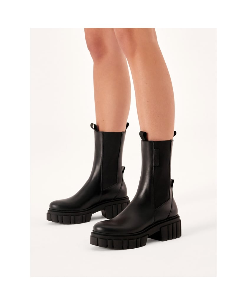 Kazar-Schwarze-Schlupfstiefel-von-Chealse-mit-Dreiblattsohle-schwarz
