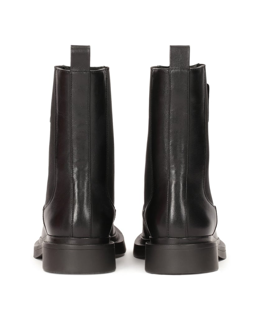 Kazar-Klassischer-Stiefel-auf-flacher-Sohle-mit-Gummieinsätzen-schwarz