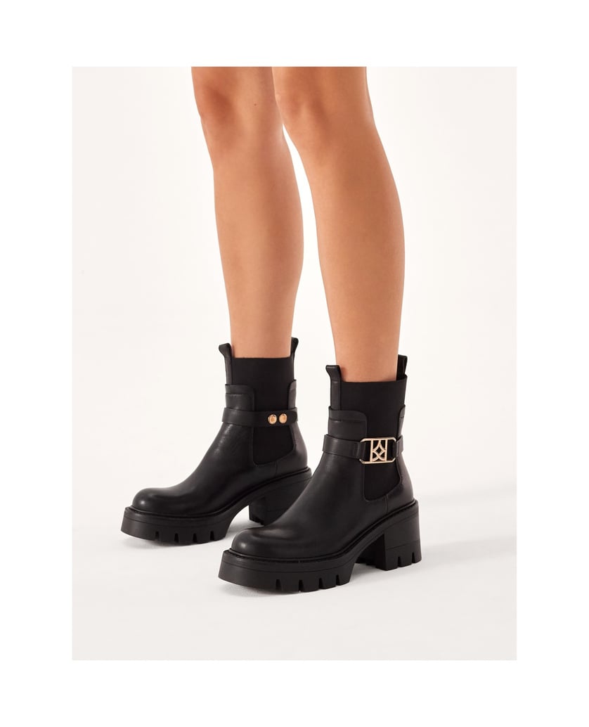 Kazar-Schlupfstiefel-mit-dekorativem,-abnehmbarem-Riemen-schwarz