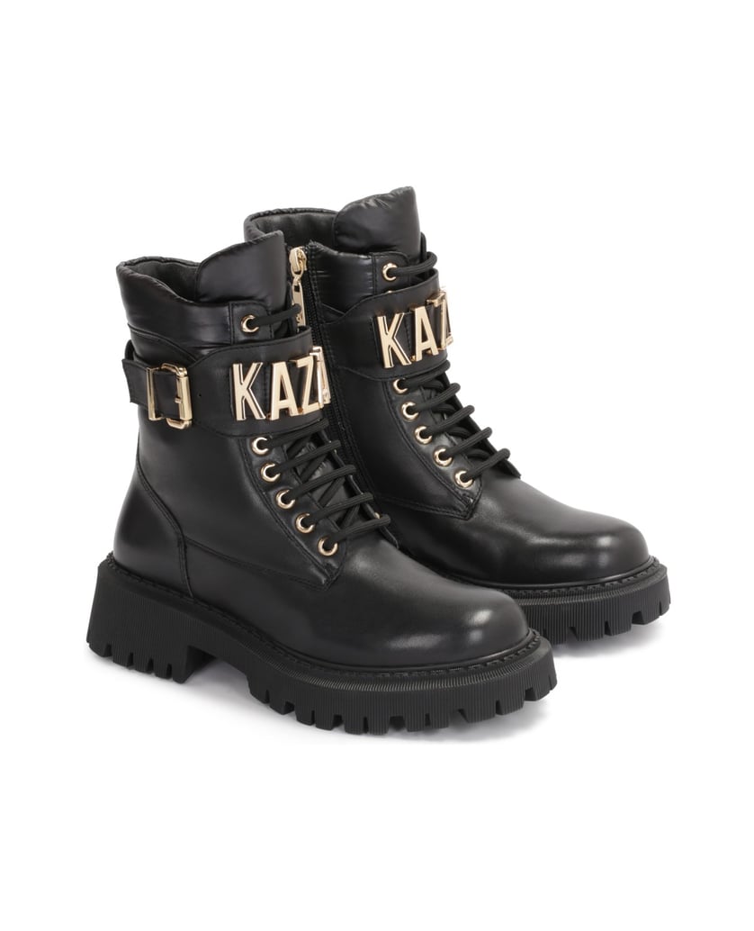 Kazar-Damenstiefel-aus-Leder-mit-Metallbeschriftung-schwarz