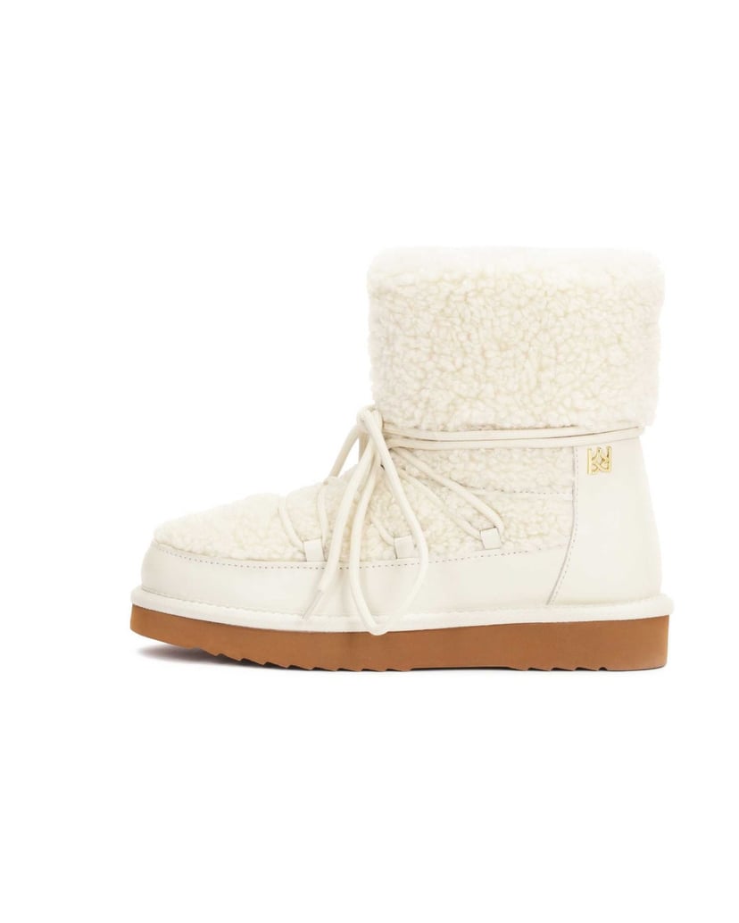 Kazar-Cremefarbene-Schneestiefel-mit-brauner-Sohle-weiss