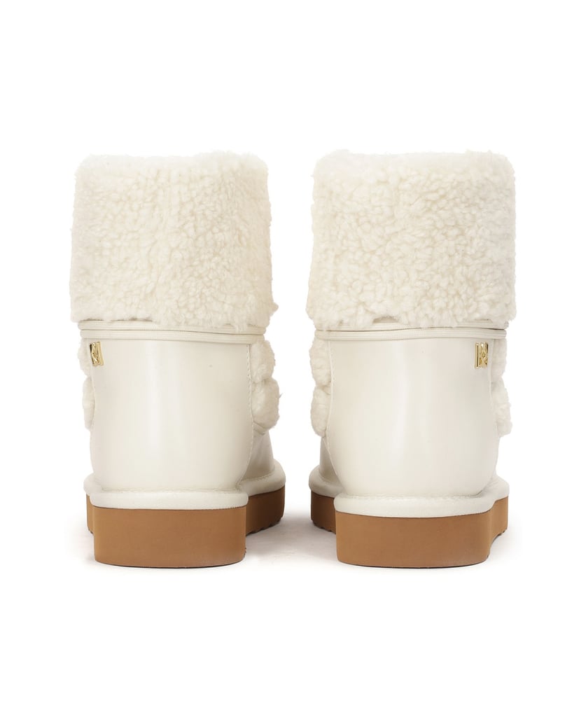 Kazar-Cremefarbene-Schneestiefel-mit-brauner-Sohle-weiss