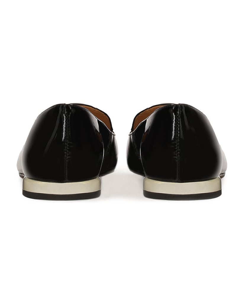 Kazar-Flache-Pumps-aus-Lackleder-mit-goldenem-Absatz-schwarz