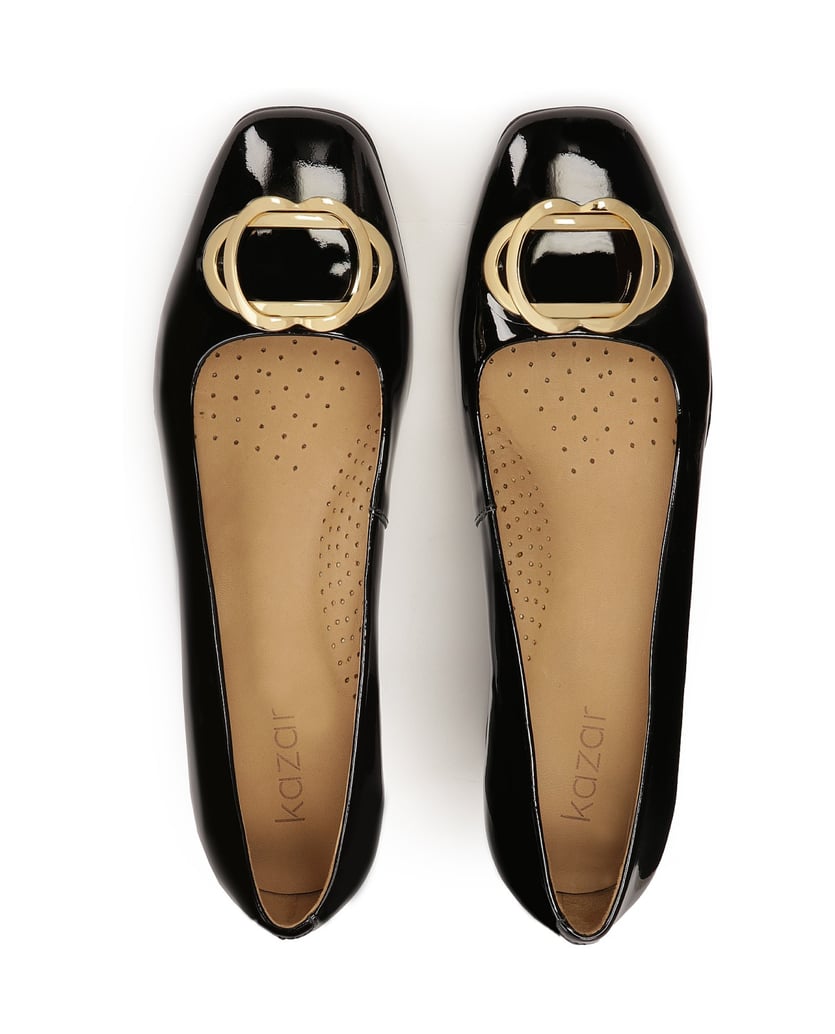 Kazar-Bequeme-Pumps-aus-Lackleder-mit-Metallakzenten-schwarz