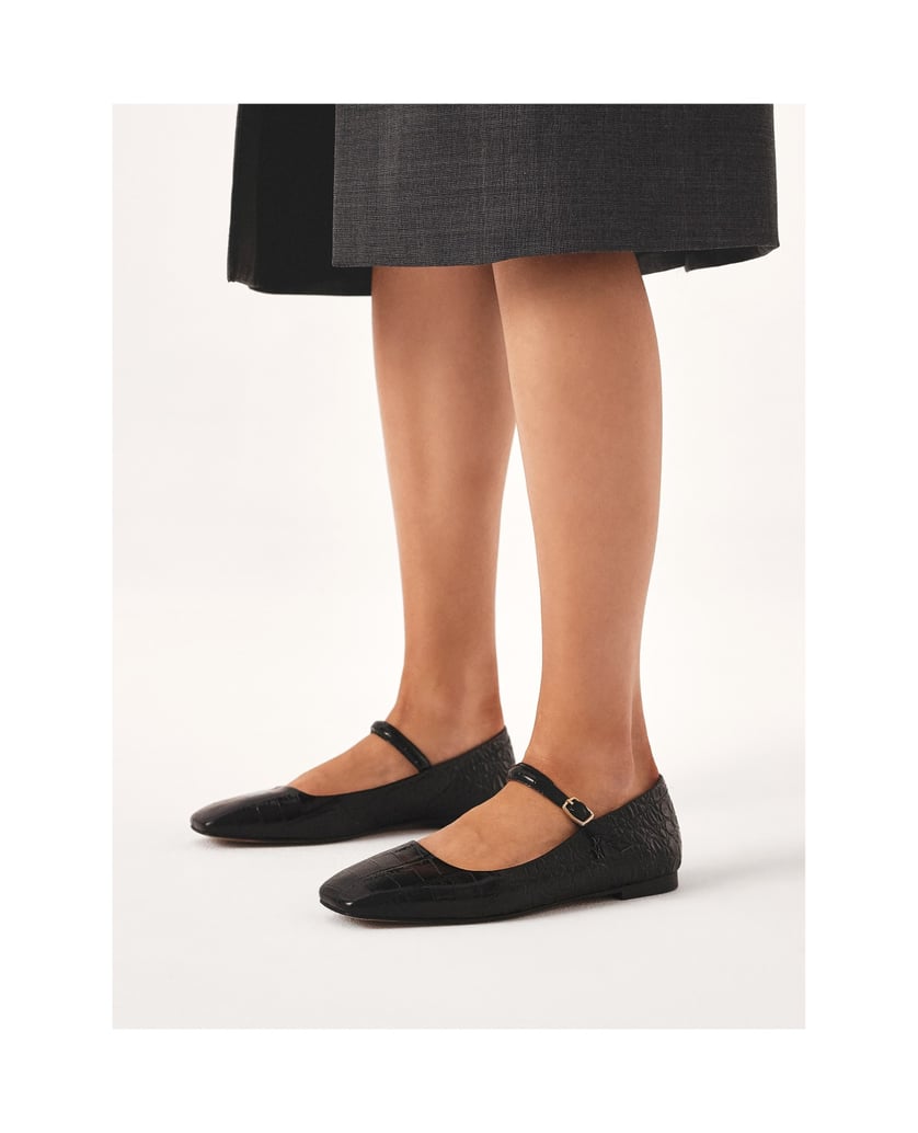Kazar-Pumps-aus-geprägtem-Leder-mit-flacher-Sohle-schwarz
