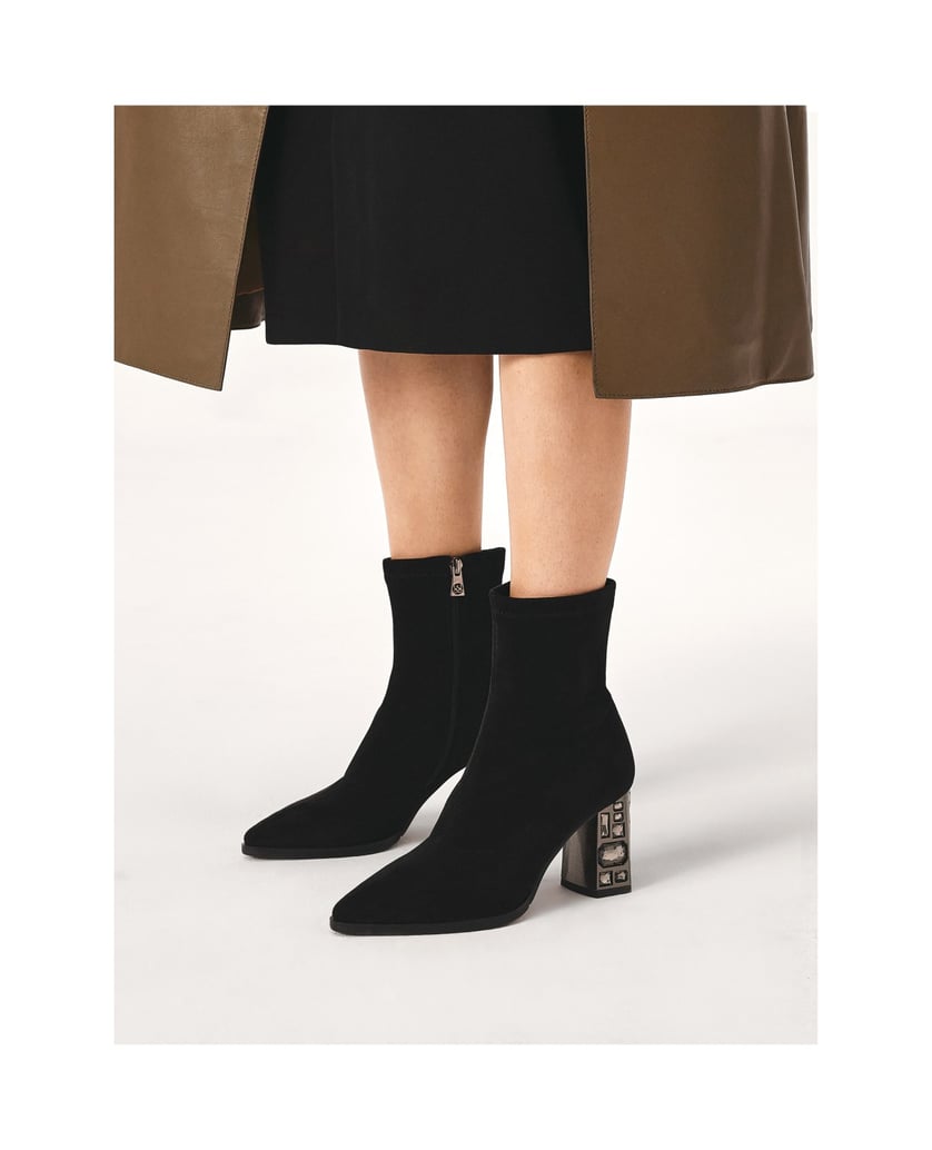 Kazar-Stiefel-aus-Stretchmaterial-mit-verziertem-Absatz-schwarz
