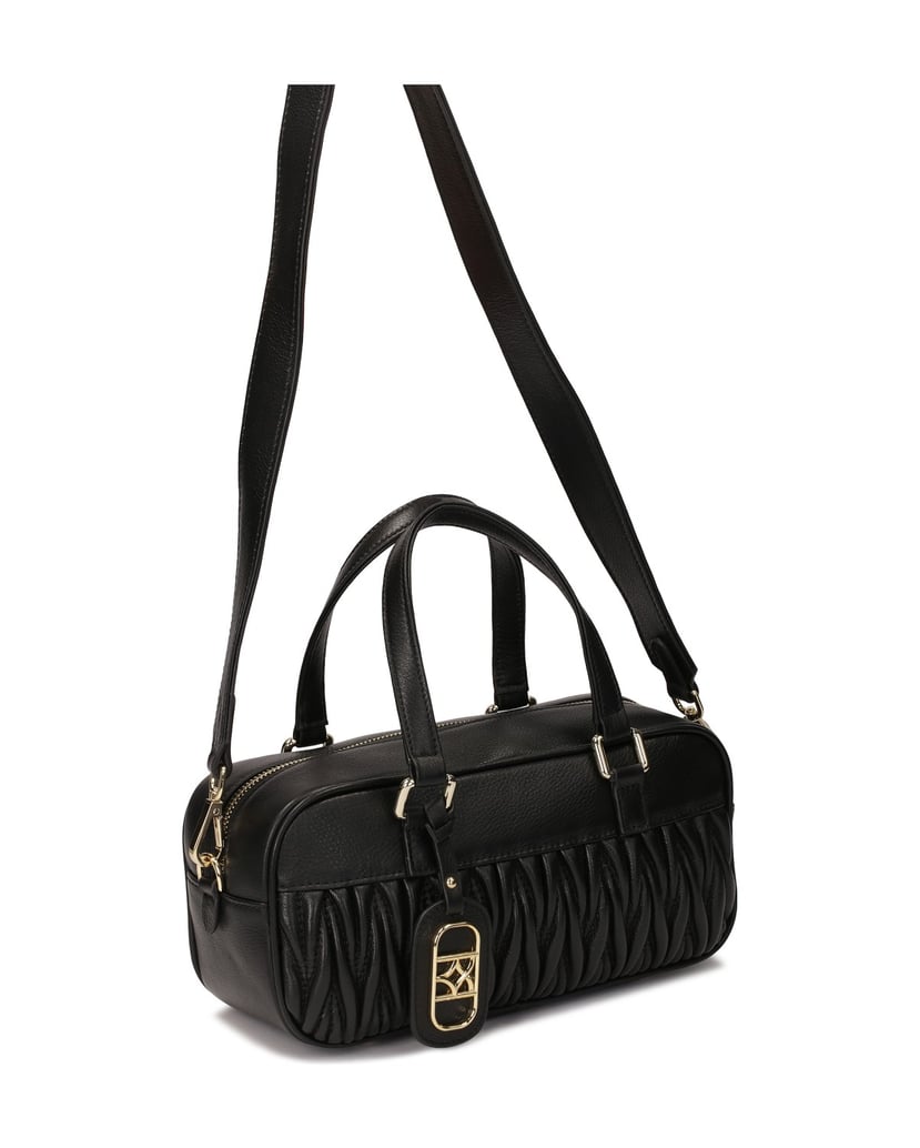 Kazar-Schwarze-Handtasche-mit-einer-interessanten-Form-schwarz